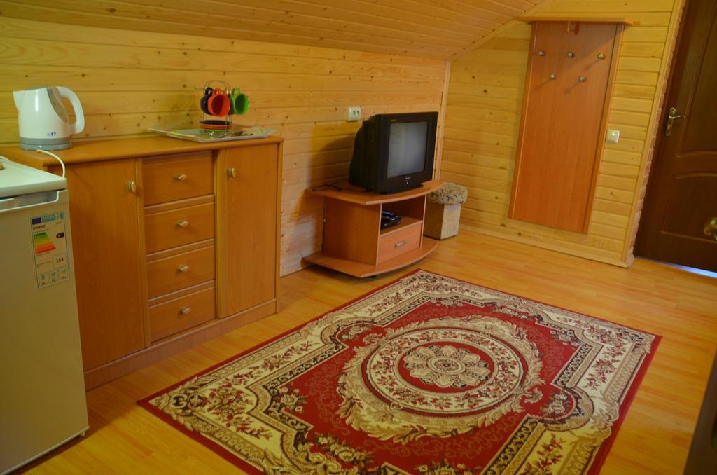 Karpatski Zori Hotel Bukovel Exterior photo