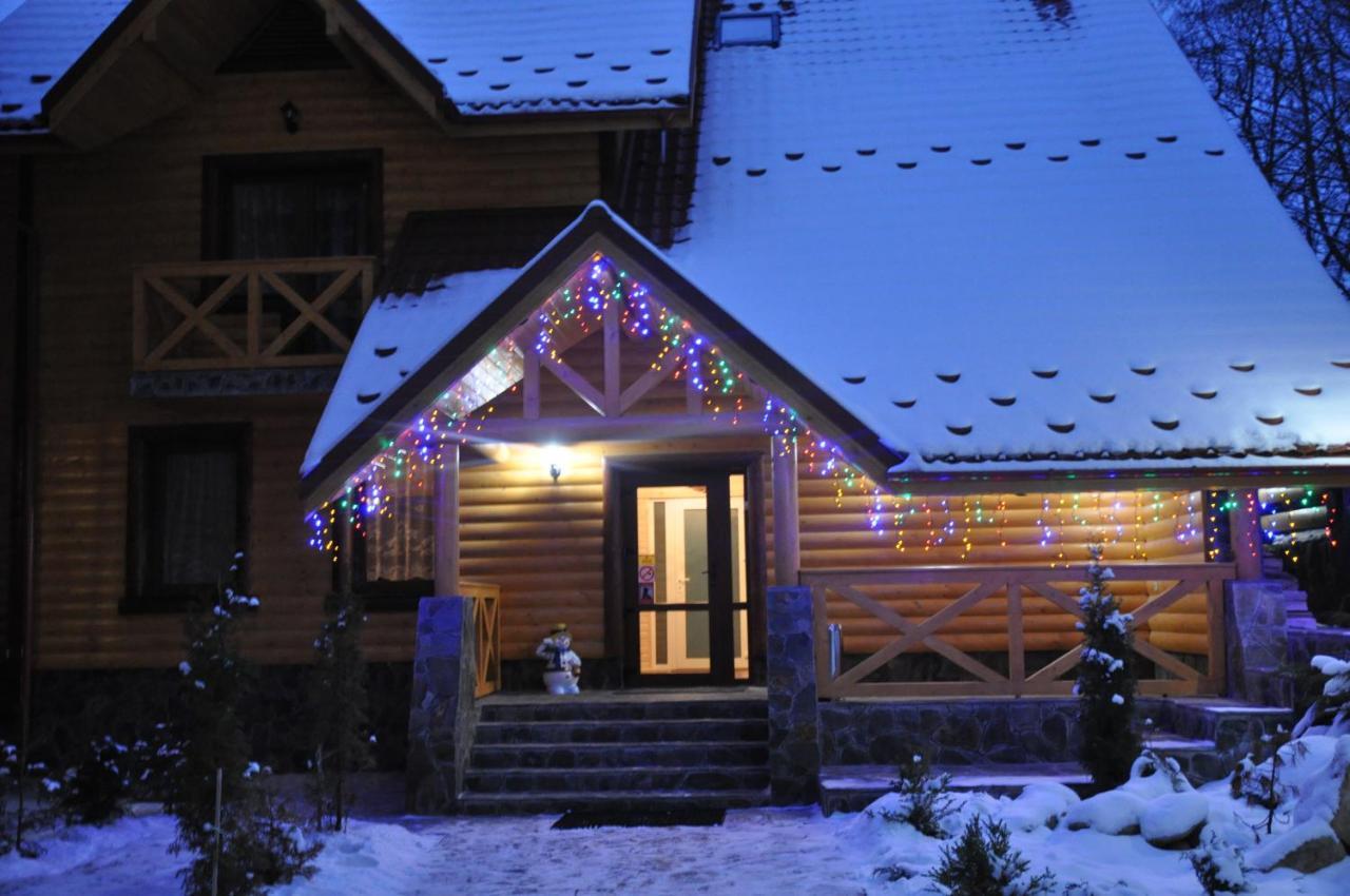 Karpatski Zori Hotel Bukovel Exterior photo